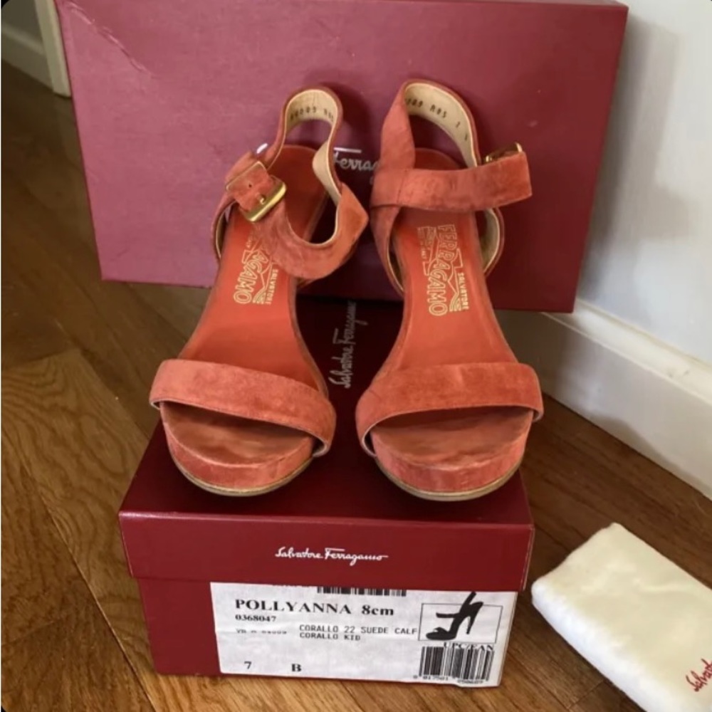 Salvatore Ferragamo Pollyanna women’s orange suede heels sandals Sz 7 Italy